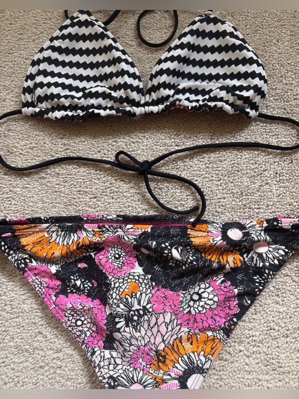 Volcom Y2K Miss Mod Reversible Bikini - Picture 4 of 8